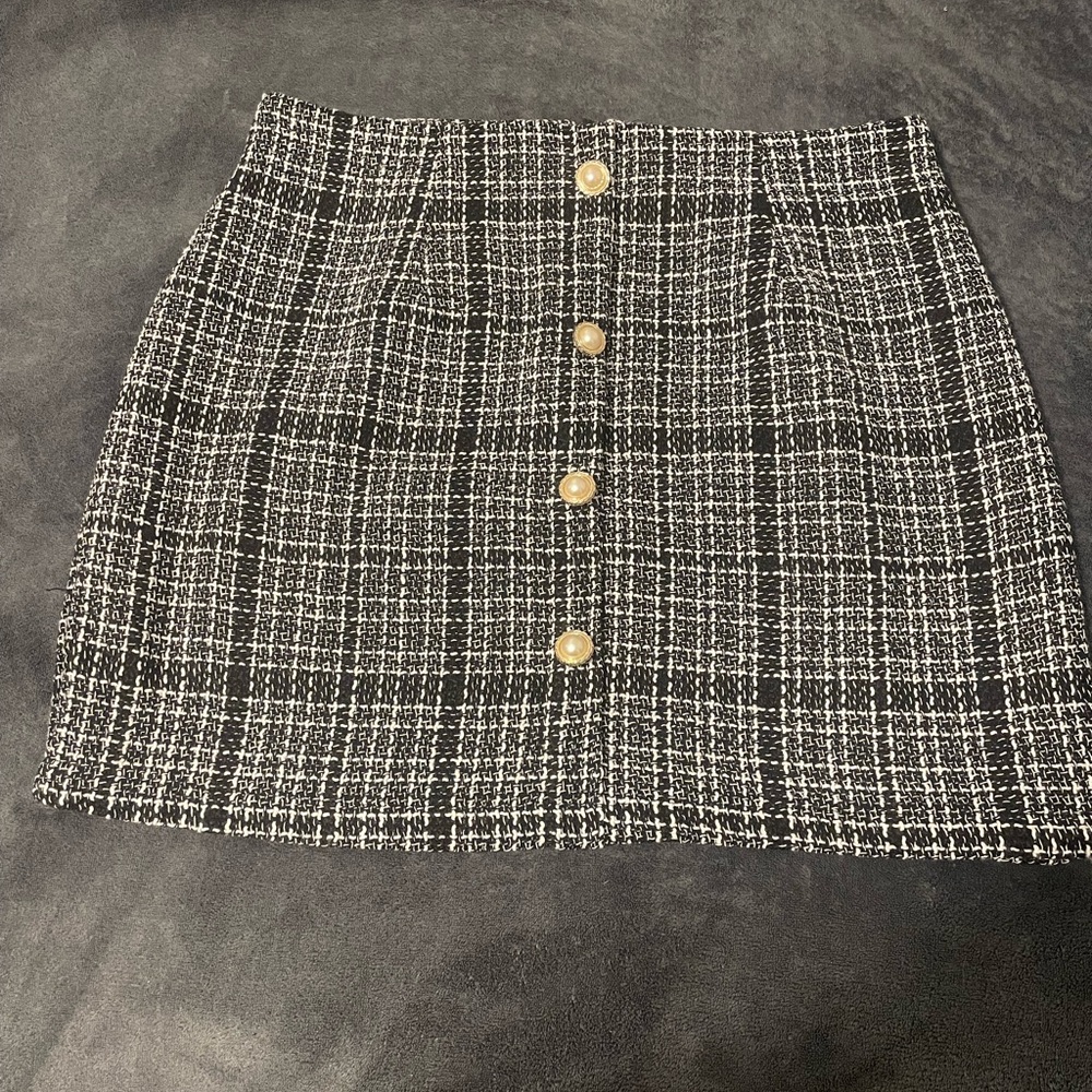 Classic Black and White Plaid Skirt